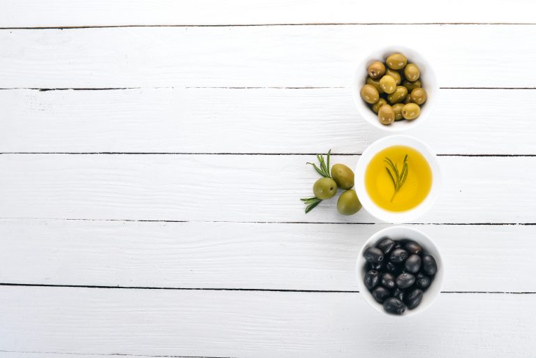 Was ist der Unterschied zwischen “Olivenöl”, “Natives Olivenöl” und “Natives Olivenöl Extra”?